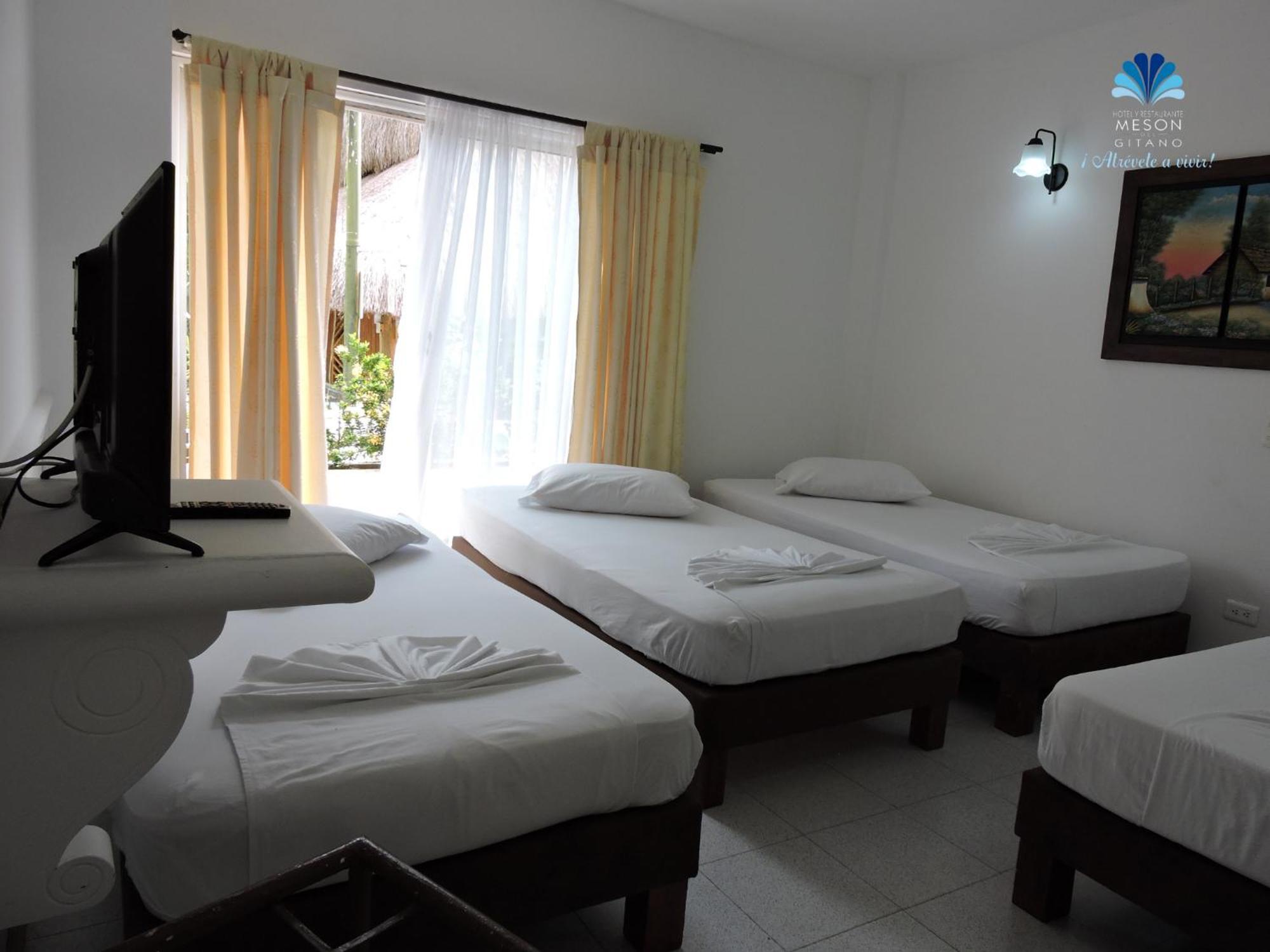 Hotel y Restaurante Mesón del Gitano Caucasia Quarto foto